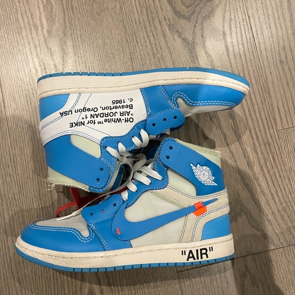 UNC Off White Jordan 1’s (7.5US) - Picture 2 of 5
